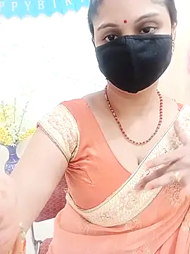 Snapshot of Cute-Aadhvita chatting on 10.14.25 Cute-Aadhvita online show from 10.14.25