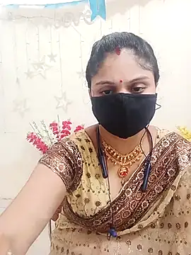 Snapshot of Cute-Aadhvita chatting on 10.15.25 Cute-Aadhvita online show from 10.15.25