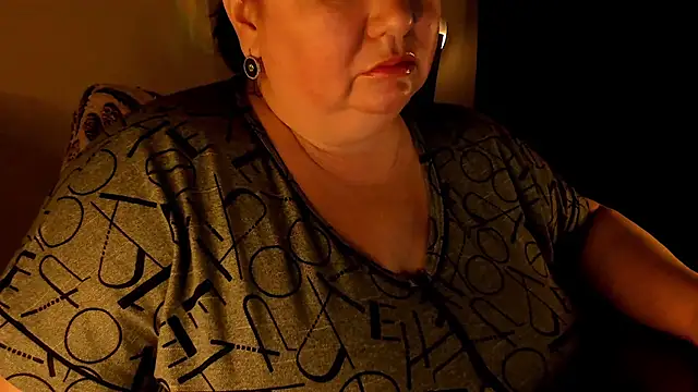 Snapshot of SexxyDreams1 chatting on 12.20.24 SexxyDreams1 online show from 12.20.24