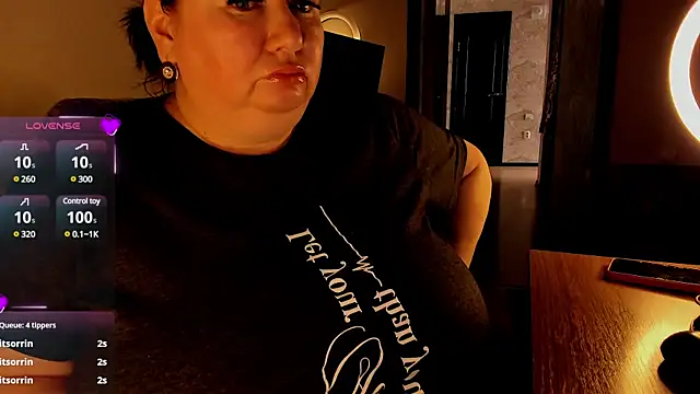 Snapshot of SexxyDreams1 chatting on 03.22.25 SexxyDreams1 online show from 03.22.25