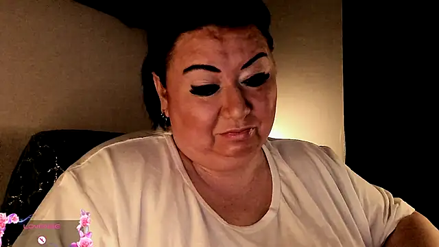 Snapshot of SexxyDreams1 chatting on 09.24.25 SexxyDreams1 online show from 09.24.25