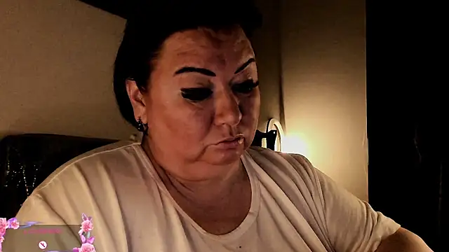 Snapshot of SexxyDreams1 chatting on 09.24.25 SexxyDreams1 online show from 09.24.25