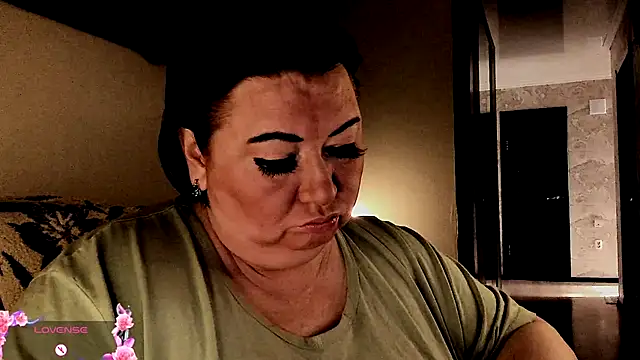 Snapshot of SexxyDreams1 chatting on 10.09.25 SexxyDreams1 online show from 10.09.25