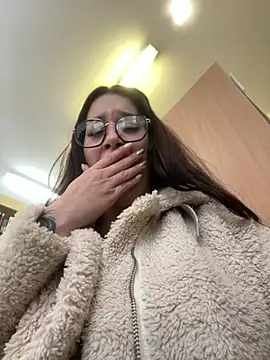 Snapshot of VikiDemi chatting on 12.14.24 VikiDemi online show from 12.14.24