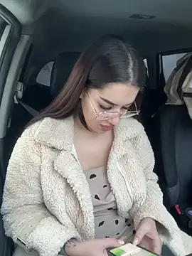 Snapshot of VikiDemi chatting on 01.10.25 VikiDemi online show from 01.10.25