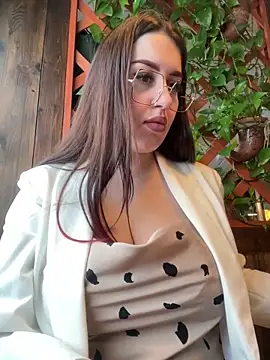 Snapshot of VikiDemi chatting on 03.19.25 VikiDemi online show from 03.19.25