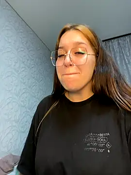 Snapshot of VikiDemi chatting on 09.16.25 VikiDemi online show from 09.16.25