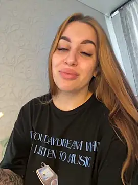 Snapshot of VikiDemi chatting on 09.27.25 VikiDemi online show from 09.27.25