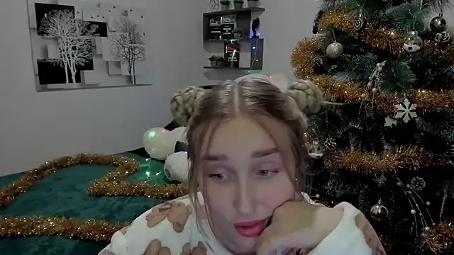 LinaTruly online show from 12.18.24