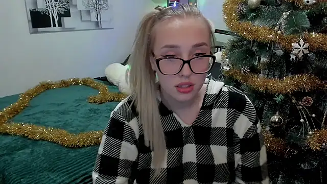 LinaTruly online show from 12.23.24