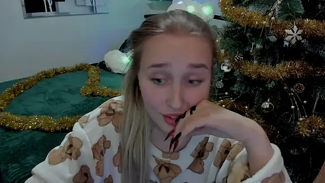 LinaTruly online show from 12.25.24