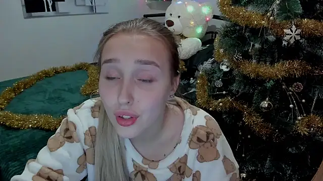 LinaTruly online show from 12.26.24