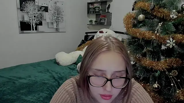 LinaTruly online show from 01.10.25