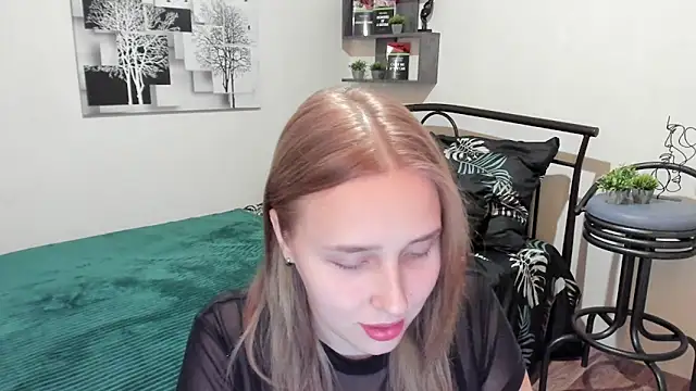 LinaTruly online show from 01.18.25