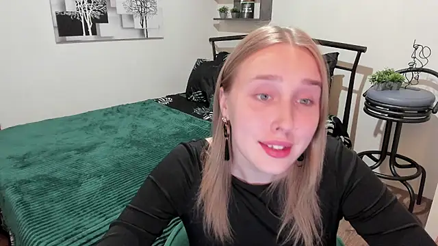 LinaTruly online show from 01.30.25