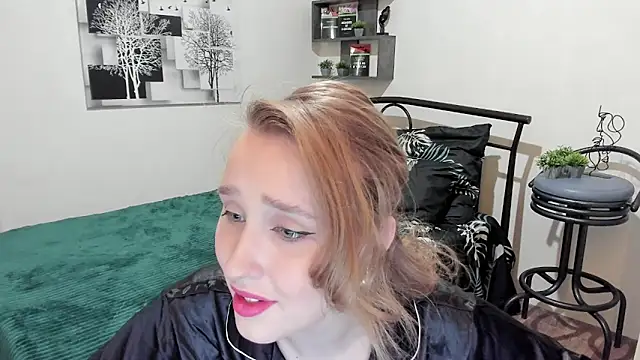 LinaTruly online show from 02.01.25