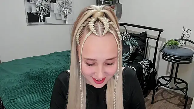 LinaTruly online show from 02.16.25