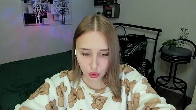 LinaTruly online show from 02.27.25