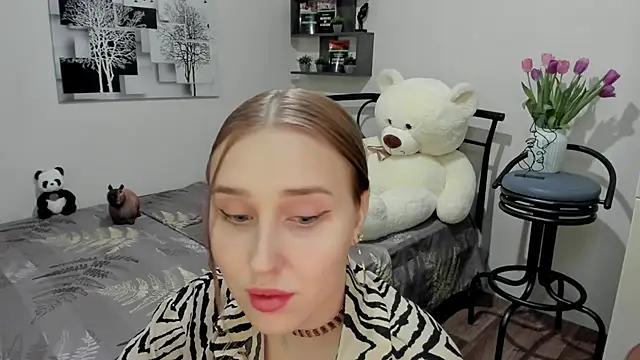 LinaTruly online show from 03.09.25