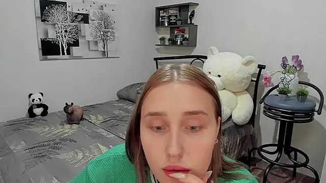 LinaTruly online show from 03.12.25