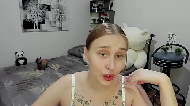 LinaTruly online show from 03.18.25