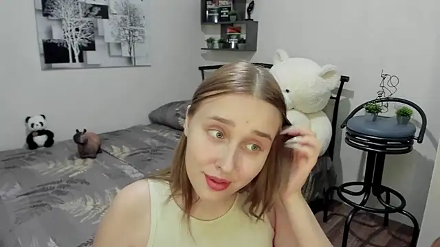 LinaTruly online show from 03.19.25