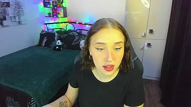 LinaTruly online show from 02.20.26