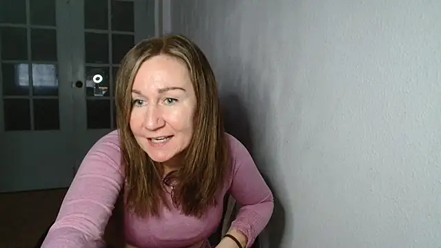 Snapshot of TamaraSweetxo chatting on 12.16.24 TamaraSweetxo online show from 12.16.24