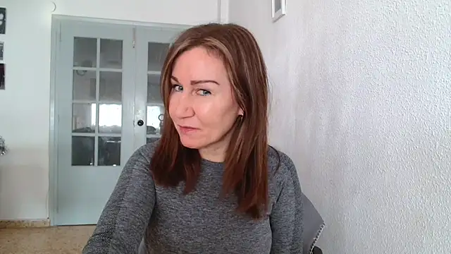 Snapshot of TamaraSweetxo chatting on 12.18.24 TamaraSweetxo online show from 12.18.24