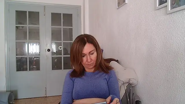 Snapshot of TamaraSweetxo chatting on 02.14.25 TamaraSweetxo online show from 02.14.25