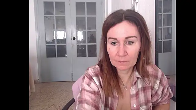 Snapshot of TamaraSweetxo chatting on 11.06.25 TamaraSweetxo online show from 11.06.25