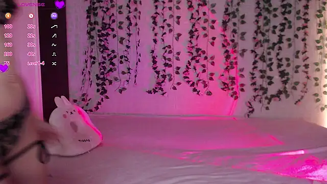 Lessy Lasska online show from 10.11.25