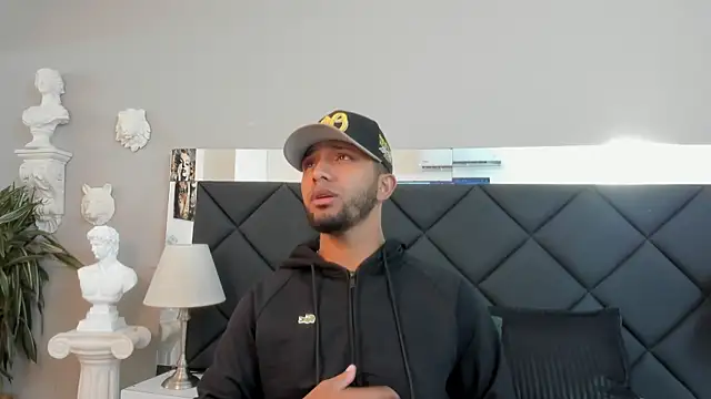 Snapshot of Robin_Rief chatting on 11.26.25 Robin Rief online show from 11.26.25