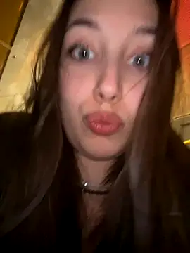 Snapshot of VelvetVixenI chatting on 11.17.25 VelvetVixenI online show from 11.17.25