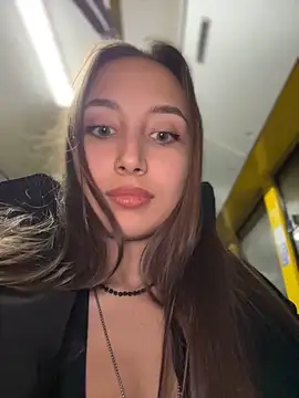 Snapshot of VelvetVixenI chatting on 11.24.25 VelvetVixenI online show from 11.24.25