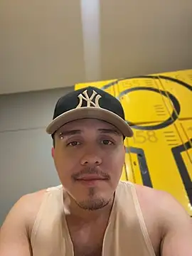 Snapshot of adam-rivera chatting on 07.11.26 adam-rivera online show from 07.11.26