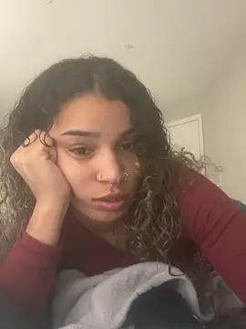 Snapshot of 1prettygem chatting on 12.16.24 1prettygem online show from 12.16.24