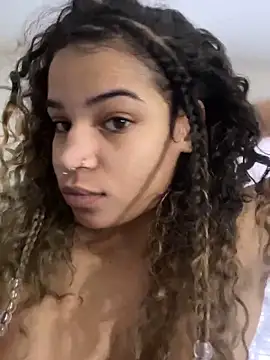 Snapshot of 1prettygem chatting on 12.21.24 1prettygem online show from 12.21.24