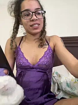 Snapshot of 1prettygem chatting on 12.31.24 1prettygem online show from 12.31.24