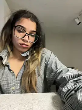 Snapshot of 1prettygem chatting on 01.22.25 1prettygem online show from 01.22.25