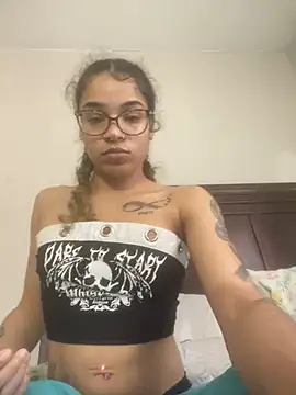 Snapshot of 1prettygem chatting on 02.06.25 1prettygem online show from 02.06.25