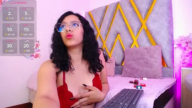 Aurora Brownn online show from 03.06.25