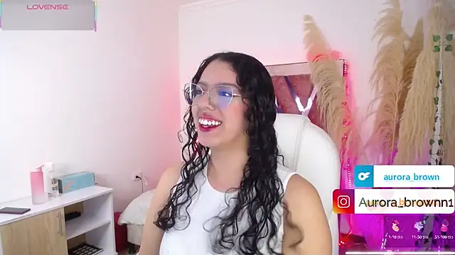 Aurora Brownn online show from 09.17.25