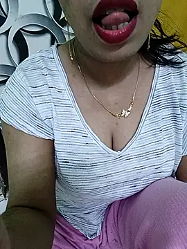 Snapshot of Haniya-143 chatting on 07.16.26 Haniya-143 online show from 07.16.26