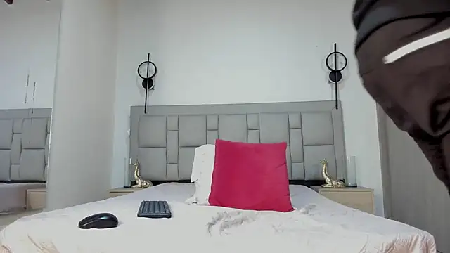 JEFFREY COTTOM online show from 02.04.26