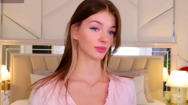 MeganMour online show from 10.10.25