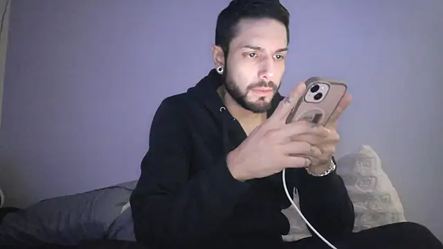 Snapshot of DerekPerez2025 chatting on 12.15.25 DerekPerez2025 online show from 12.15.25