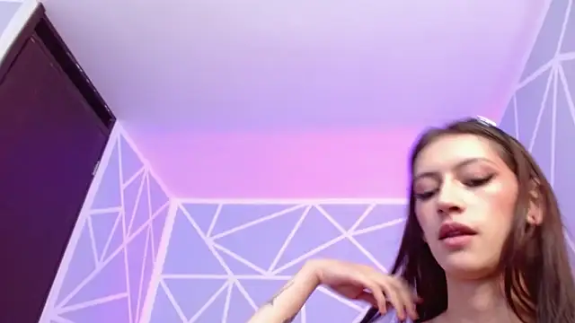 sara17  online show from 03.20.25