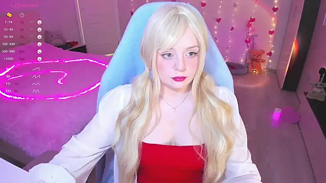 Snapshot of Amy_honey_angel chatting on 03.06.25 Amy honey angel online show from 03.06.25