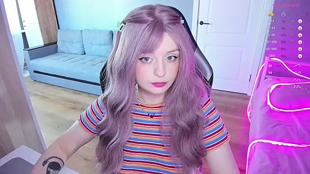 Snapshot of Amy_honey_angel chatting on 09.11.25 Amy honey angel online show from 09.11.25